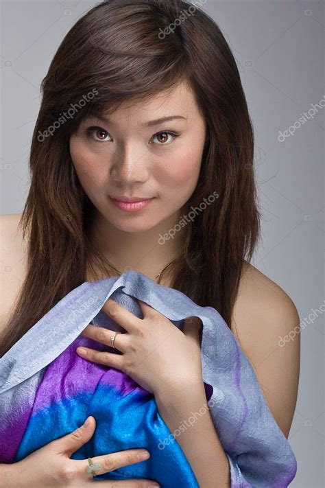 sexy asian tease|22,571 results for seductive asian woman in all .